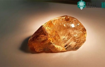 Phát hiện viên kim cương màu hổ phách lớn chưa từng thấy tại Nga