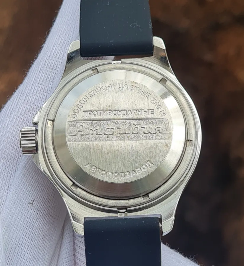 Đồng hồ Quân đội Vostok Amphibian VO94: một món đồ trang sức đặc biệt