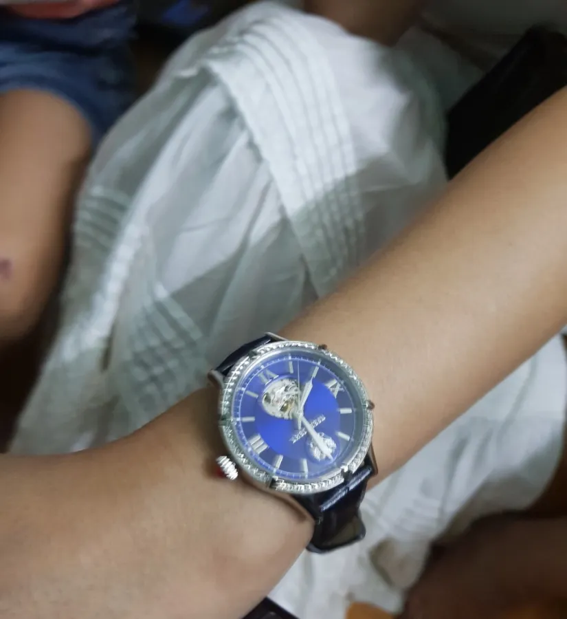 Đồng hồ Nữ cao cấp Poljot President PJ102: Đính đá quý Swarovski sang trọng.