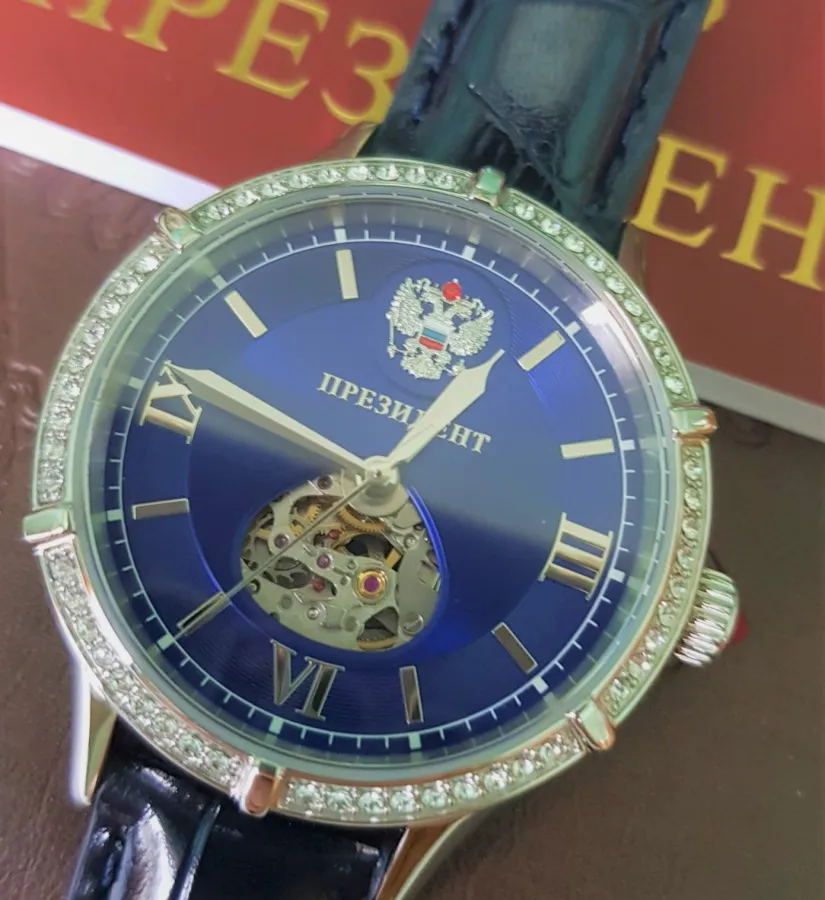 Đồng hồ Nữ cao cấp Poljot President PJ102: Đính đá quý Swarovski sang trọng.