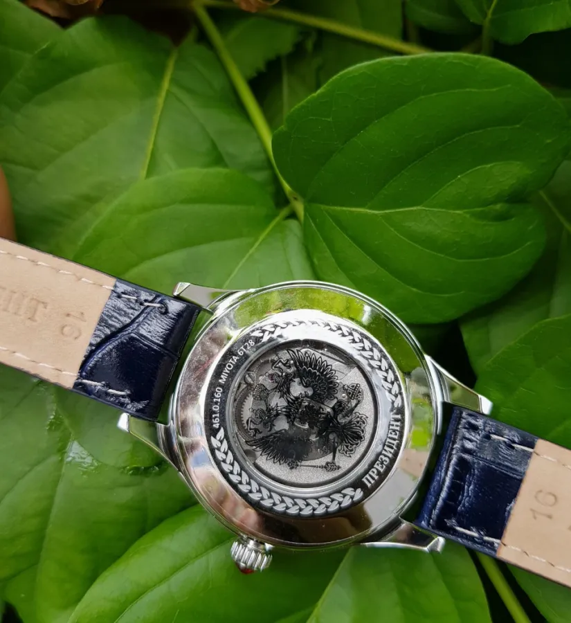 Đồng hồ Nữ cao cấp Poljot President PJ102: Đính đá quý Swarovski sang trọng.
