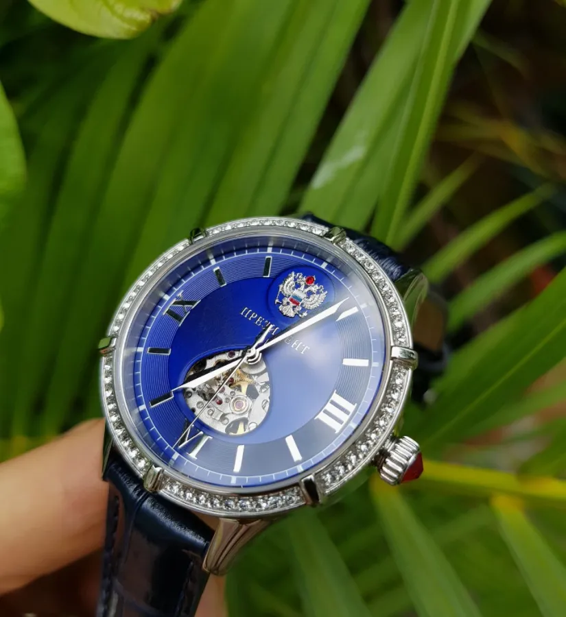 Đồng hồ Nữ cao cấp Poljot President PJ102: Đính đá quý Swarovski sang trọng.