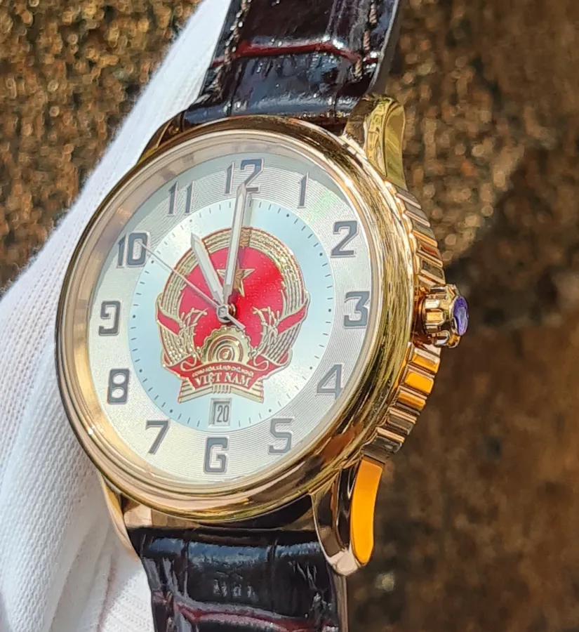 ĐỒNG HỒ NGA POLJOT-VIỆT NAM MẶT QUỐC HUY - PJ53-20: Món quà đặc biệt của Đồng hồ nước Nga