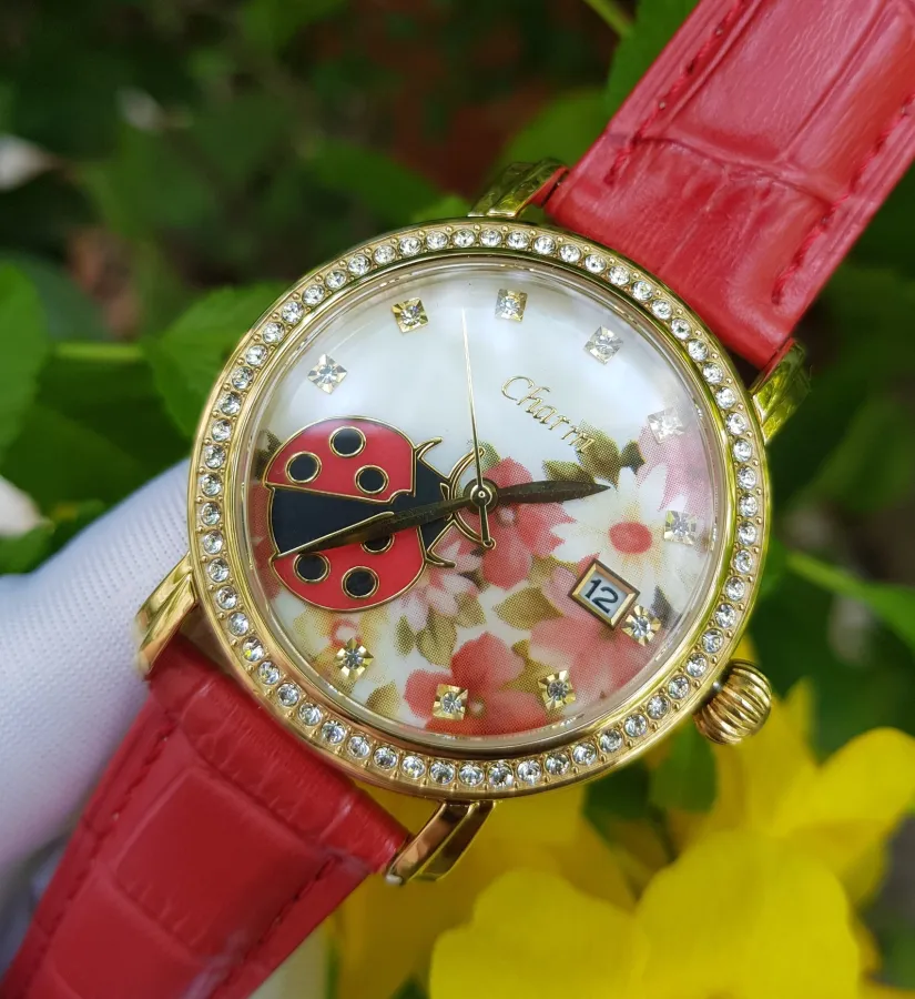 Đồng hồ Nữ Charm PJ73: Món quà sang trọng của Chị em  