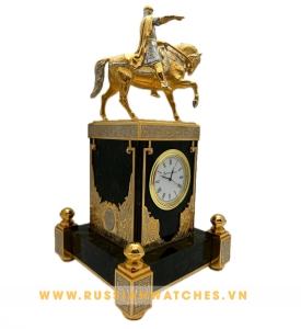 Đồng hồ để bàn kỷ niệm PJ207: Vương công Yuri I Dolgoruky - người sáng lập ra Moskva